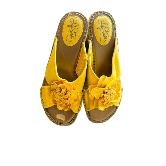 LifeStride Women's Bloom Espadrille Sandal,Yellow - Picture 8 of 10